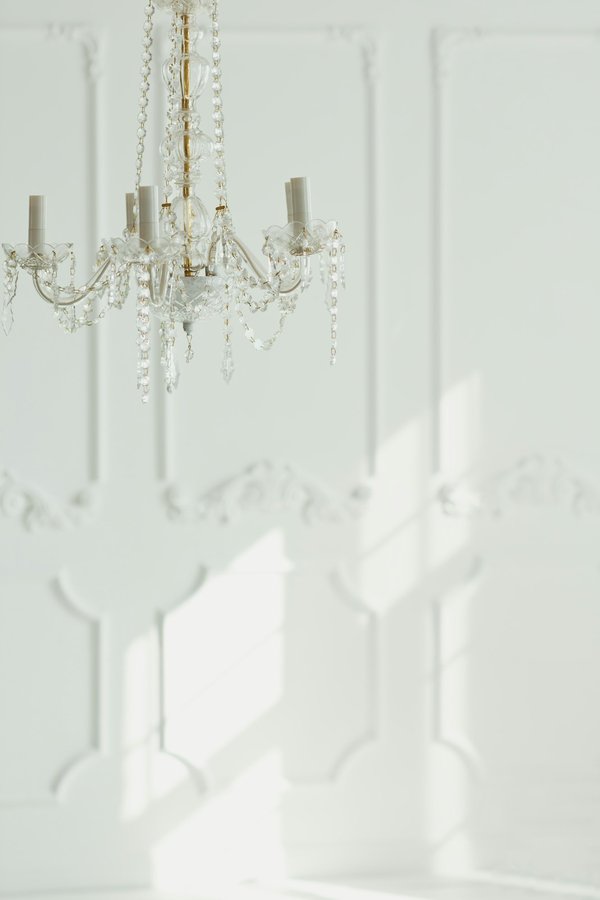 Grand lustre salon moderne : l'élégance au quotidien